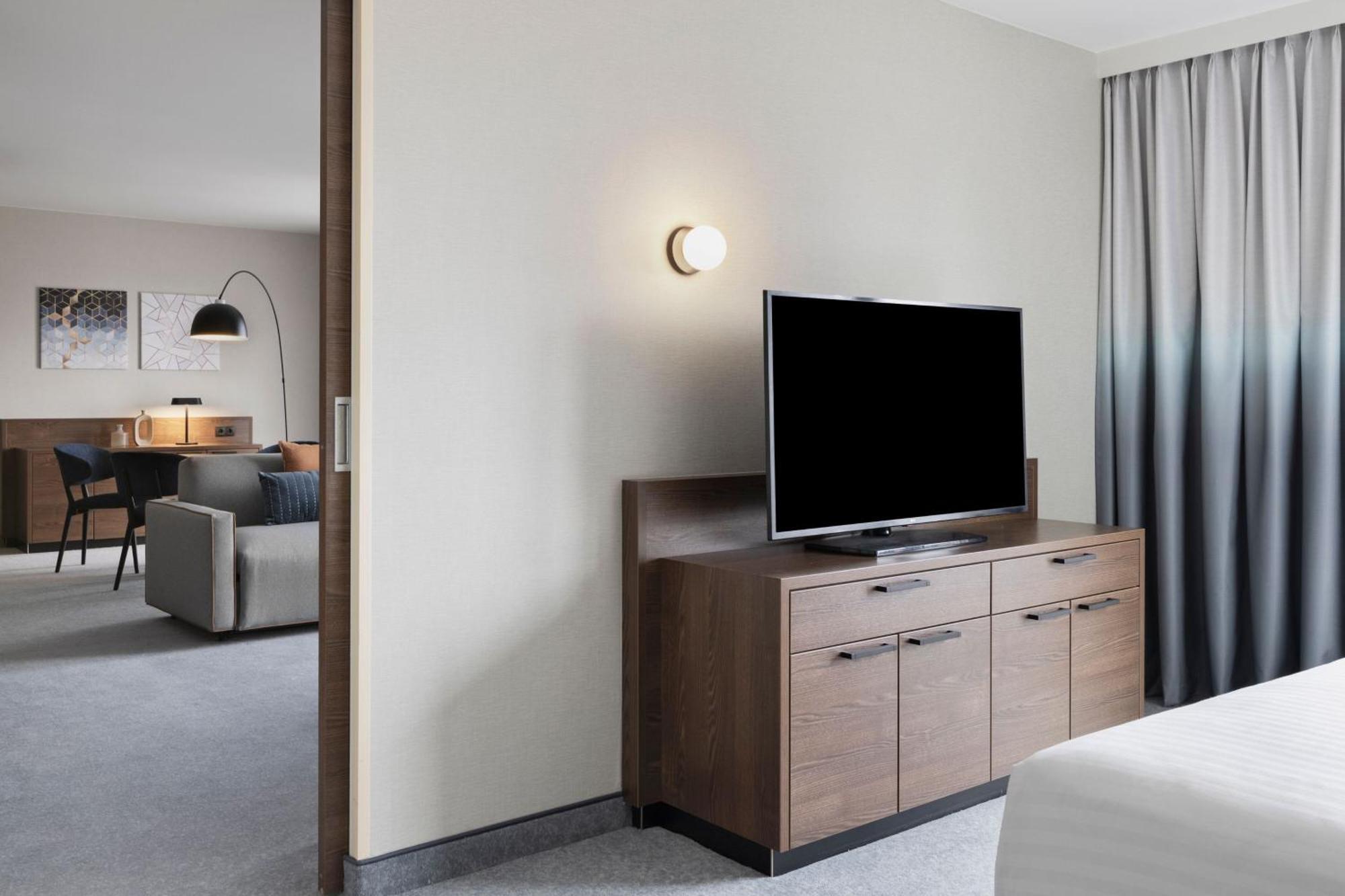 Courtyard By Marriott East