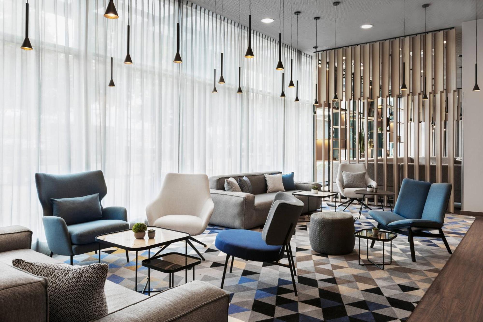 Hotel Courtyard By Marriott East 4*