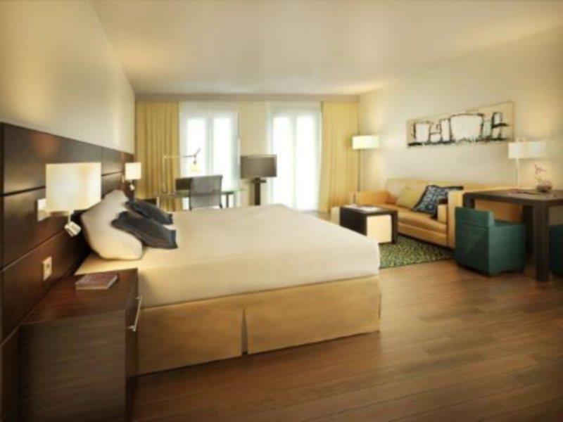 Hotel Courtyard By Marriott East 4*